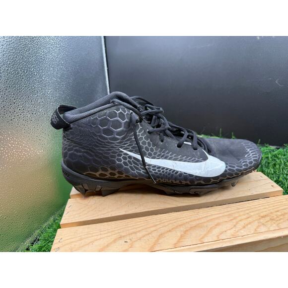 Nike Alpha Shark Cleats- Black/White- Size 10.5M